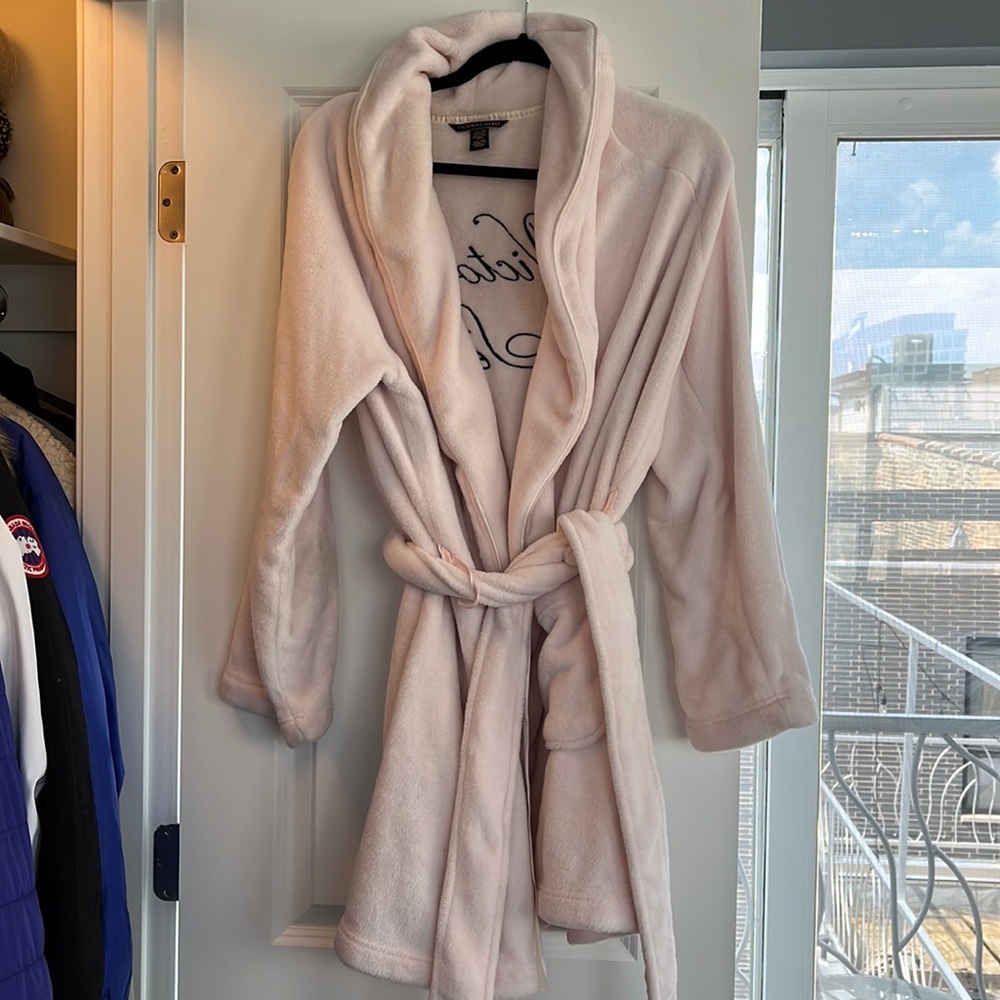 Cozy Pink Fleece Victoria’s Secret Robe (short)